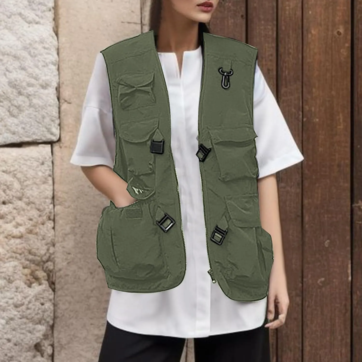 Women's Utility Vest Lightweight Military Vests Outerwear Loose Fit Outdoor Sleeveless Casual Jacket with Pockets